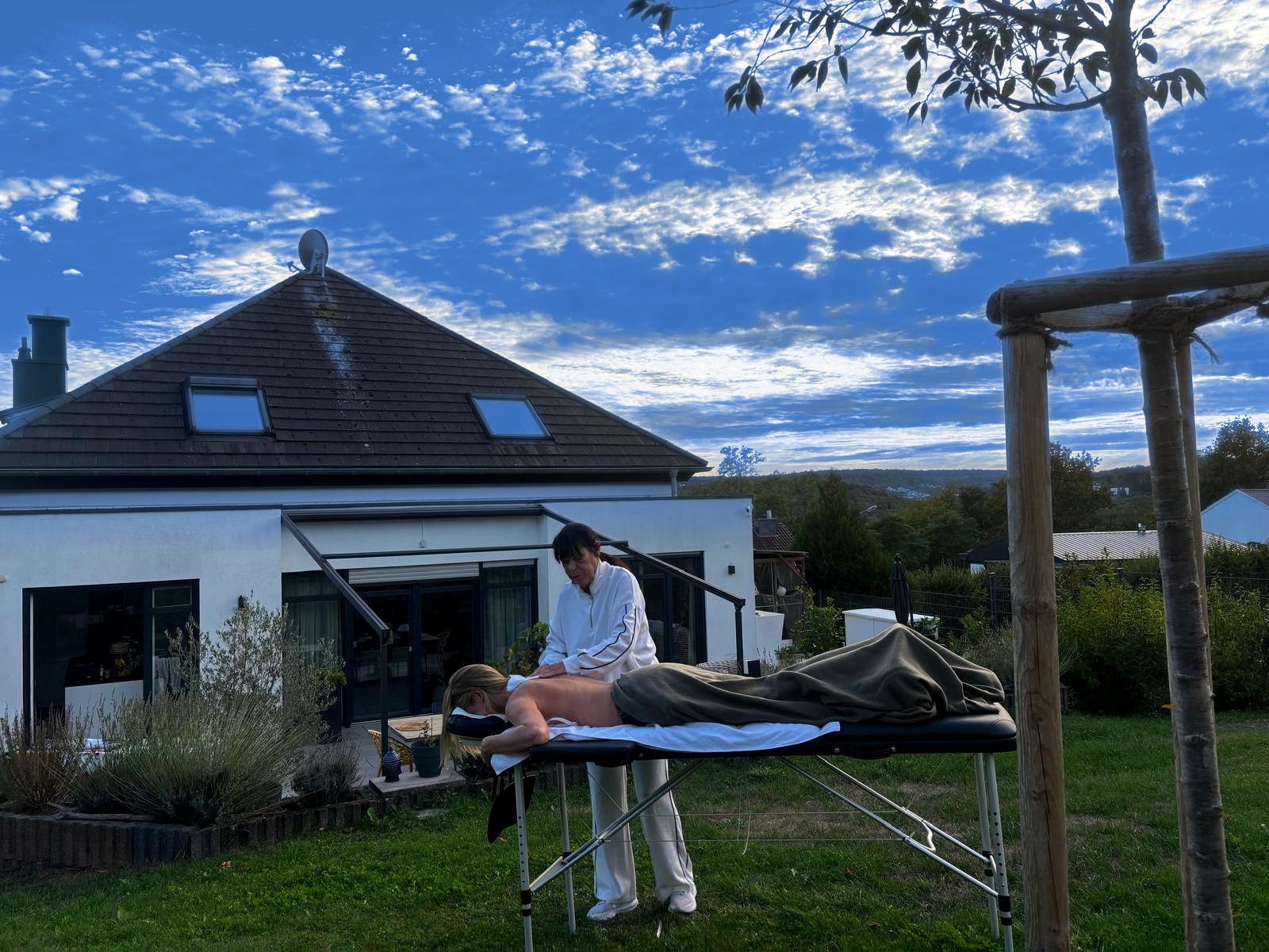 Mobile Massage zu Hause, im Büro oder draußen in der Natur